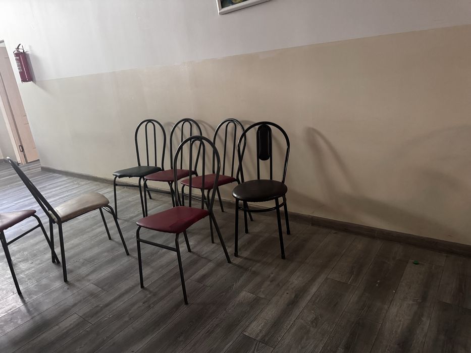 Столы и стулья для столовой