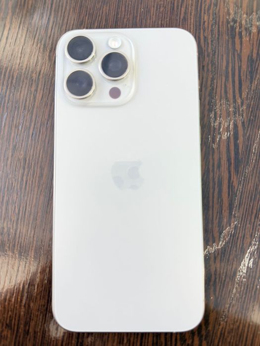 Продам айфон 15 про макс.