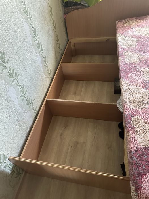 Продам диван спальный