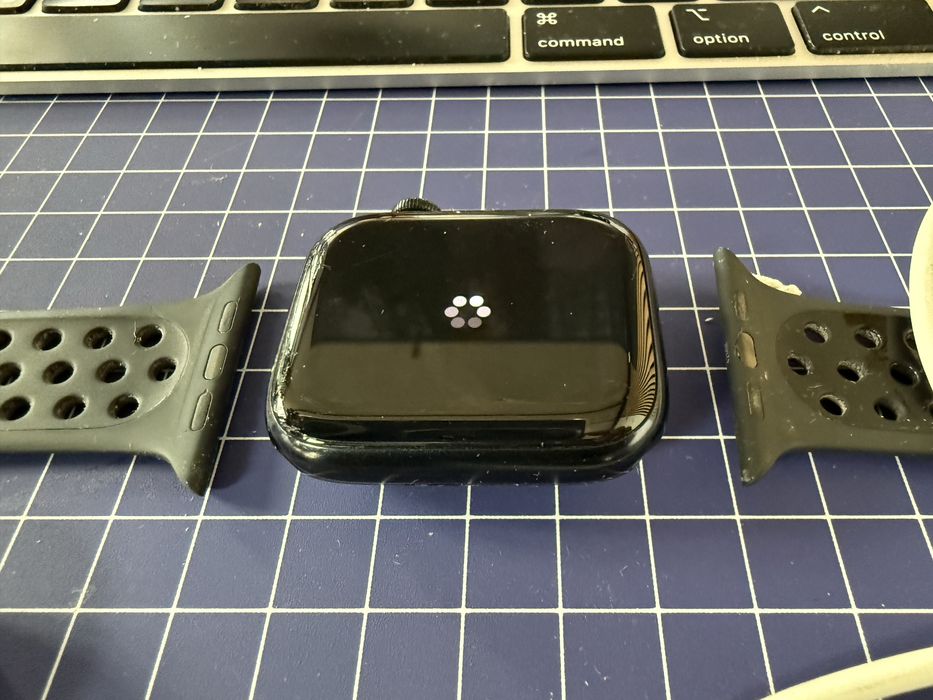 Apple Watch 8 серия 45mm GPS Midnight Aluminium