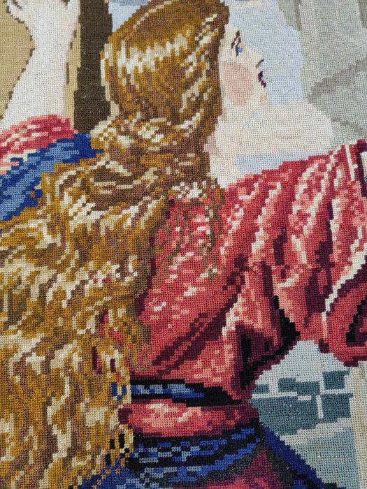 Старинни уникални гоблени.