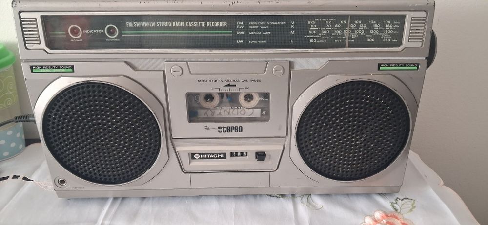 Radiocasetofon Hitachi TRK 7340E