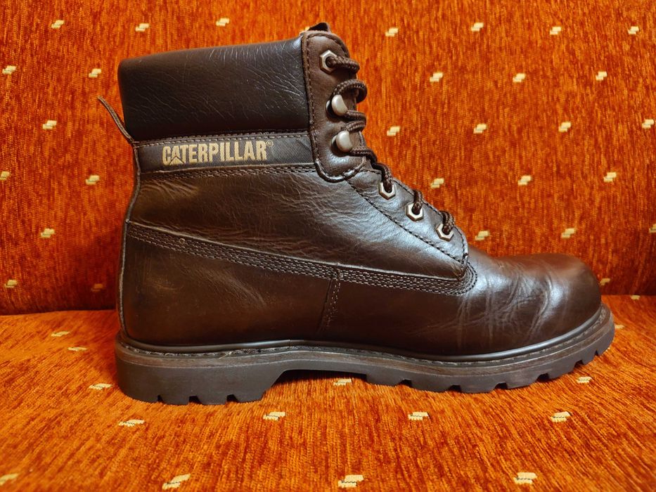 Caterpillar-мъжки боти №45