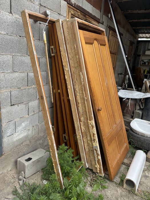 Продам межкомнатные деревянные двери