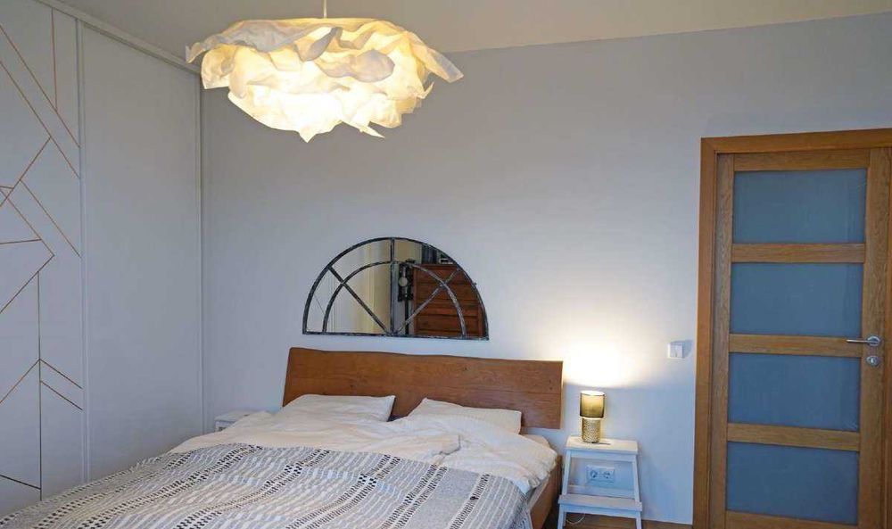 Дава се под наем Двустаен апартамент в Бургас, Център - 75 кв.м за 408 € - Снимка #4