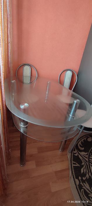 Продам кухонный стол