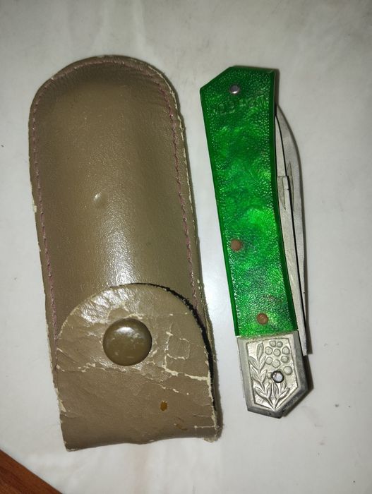 Пепельница  хрусталь и соусницы