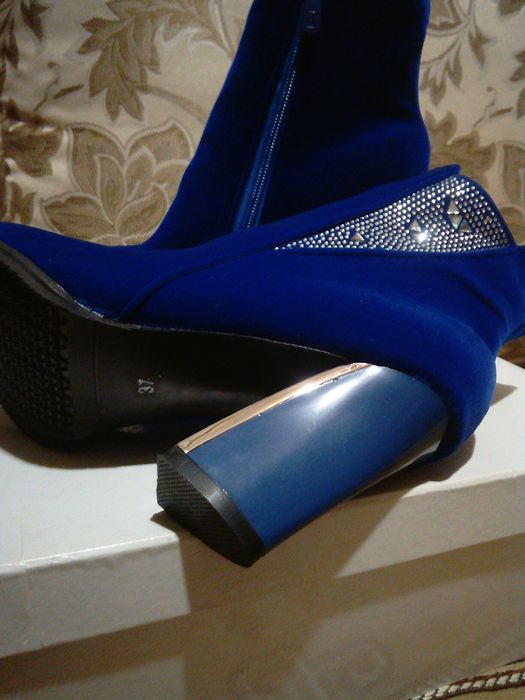 Продам ботильоны кожаные.