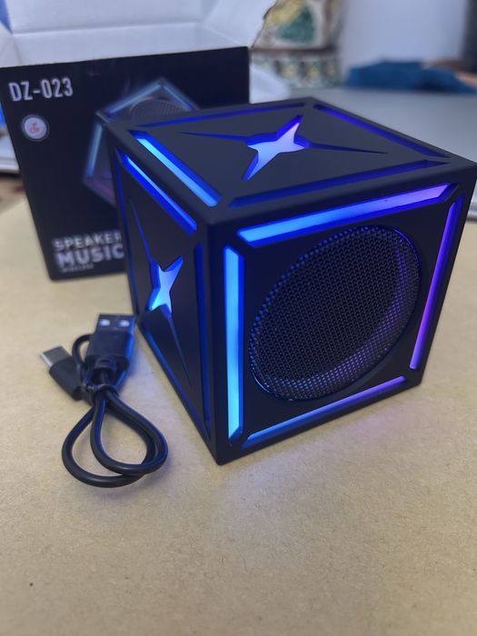 Boxă portabilă bluetooth
