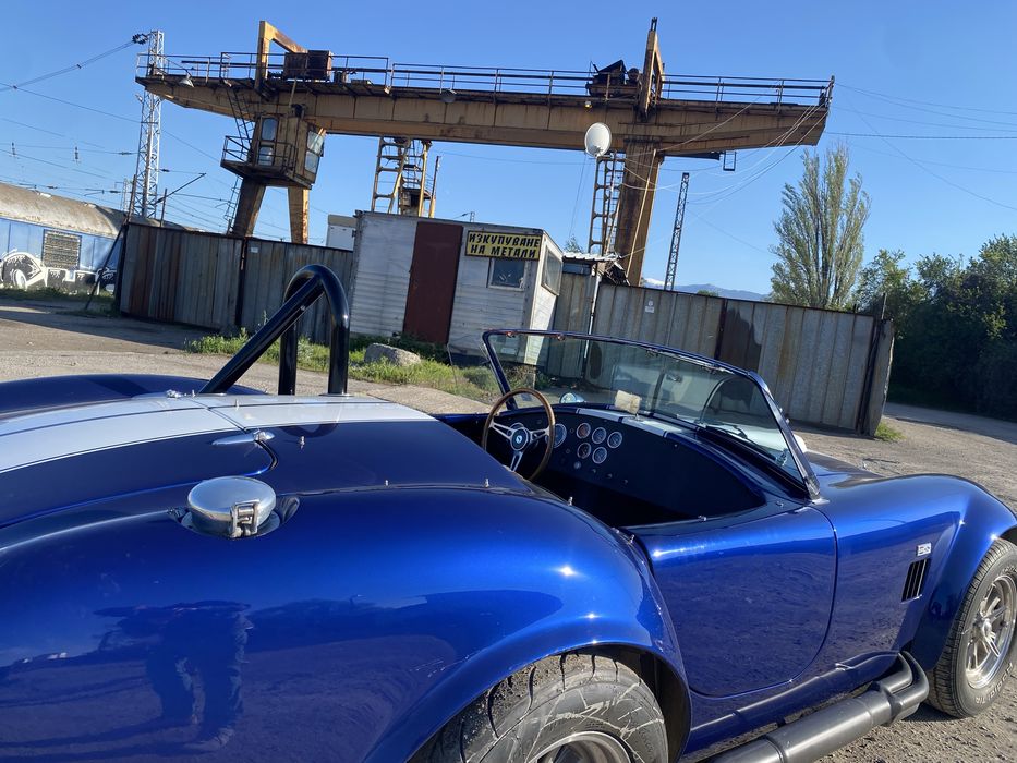 Ретро кола Shelby Cobra под наем за абитуриентски бал