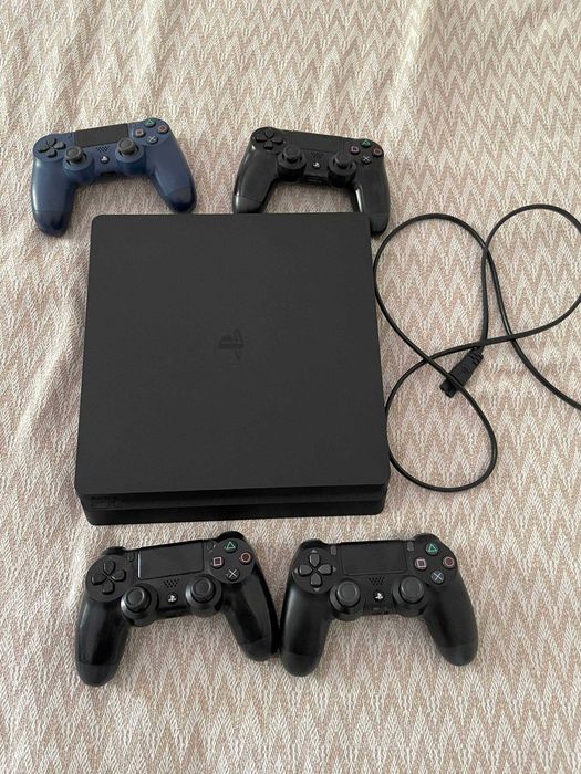 Playstation 4 slim