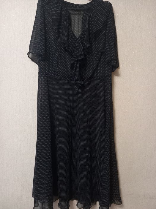 Продам платья 54-56.  Цена1000 тг..