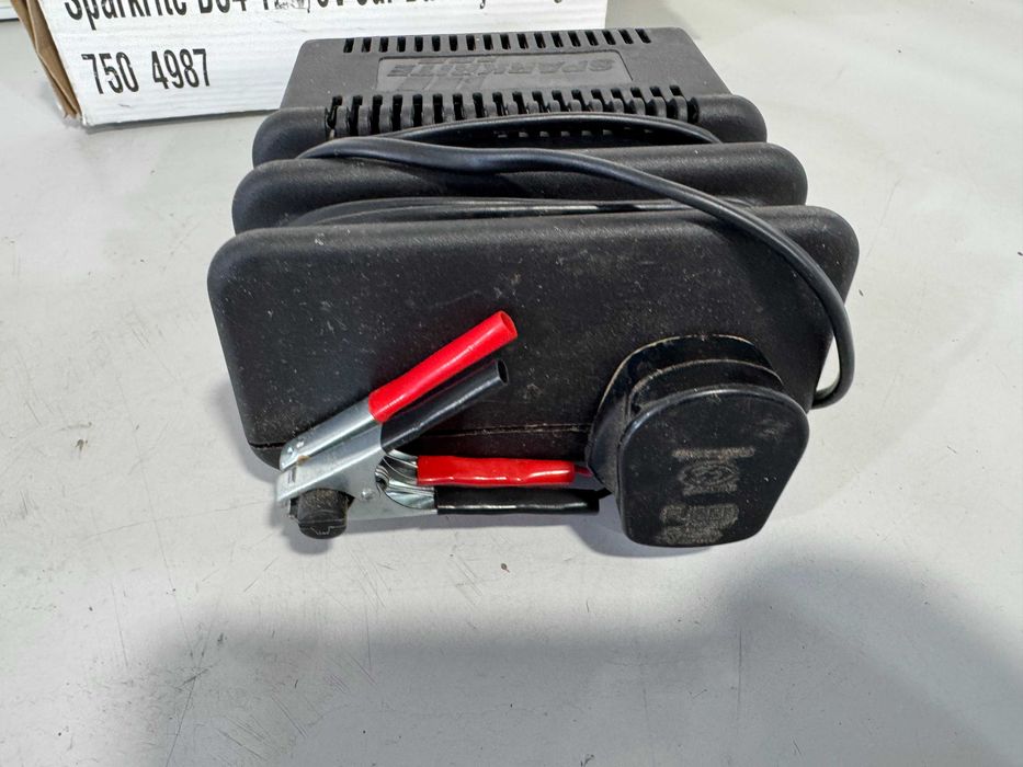 Зарядно за акумулатор - 6-12 V / 8apm / 100 W