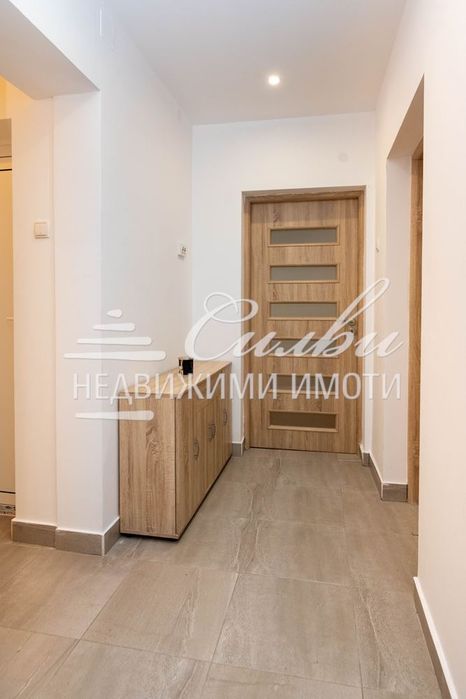 Продава се Тристаен апартамент в Шумен, Център - 80 кв.м за 1282 €/кв.м - Снимка #9