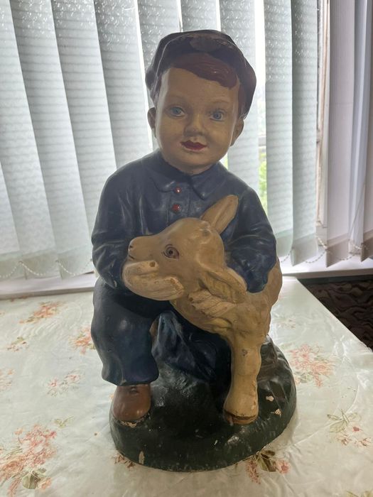 Статуэтка  продам и часы настольные