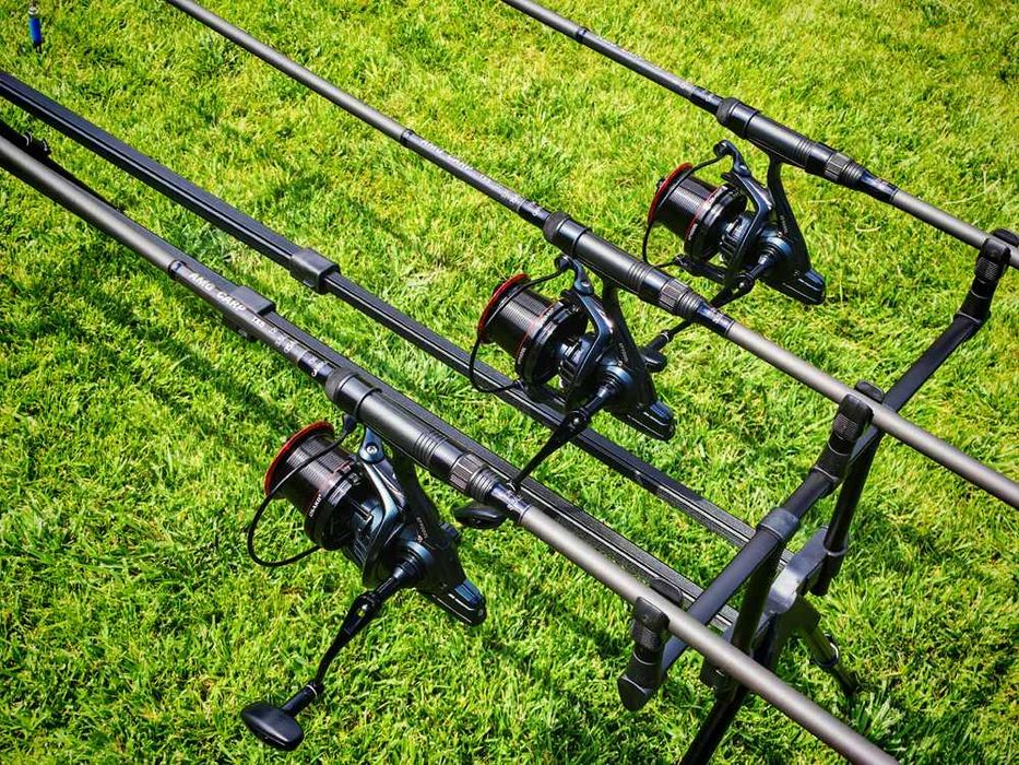 Шарански Комплект с 3бр. OSAKO AMG CARP TX5 3.60m/3.90m 3lbs + 3бр. Макари OSAKO KF9000L/KF10000L+Сигнализатори с Обтегачи OSAKO+Шаранджийска стойка