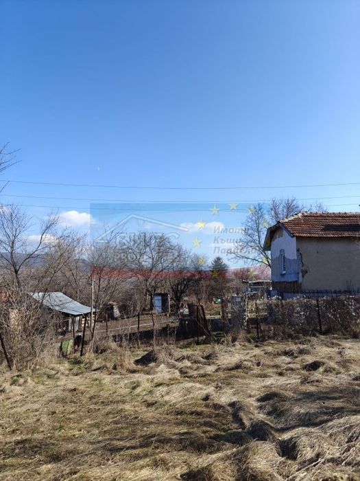 Парцел - 526 м2 в с. Николаево