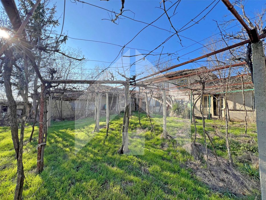 Продава се Къща в с. Мараш, Област Шумен - 169 кв.м за 377 €/кв.м - Снимка #3