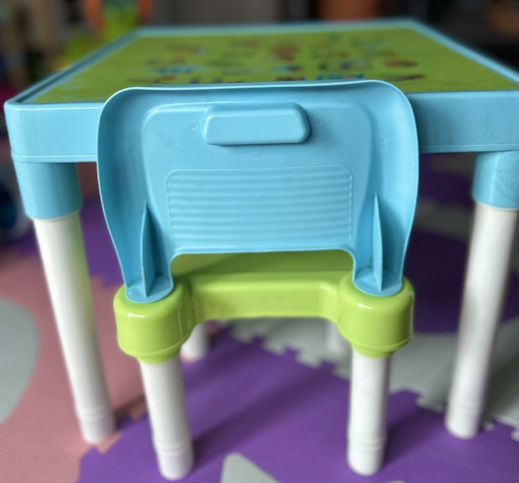 Masa cu scaun copil