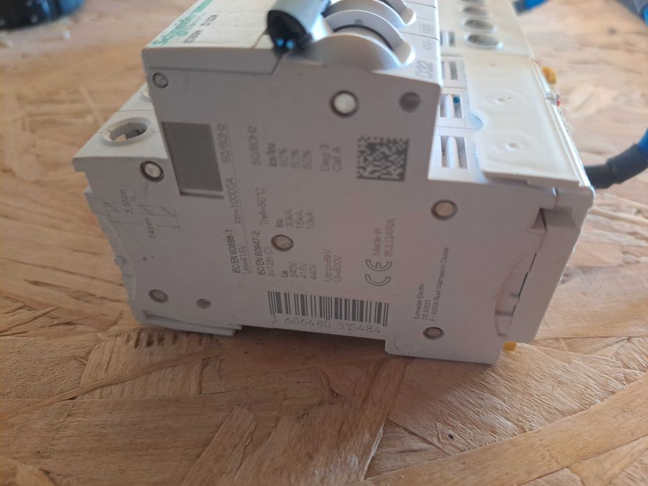 2x RCCB-uri ACTI9 IC60 trifazice, cu mcb-uri detasabile