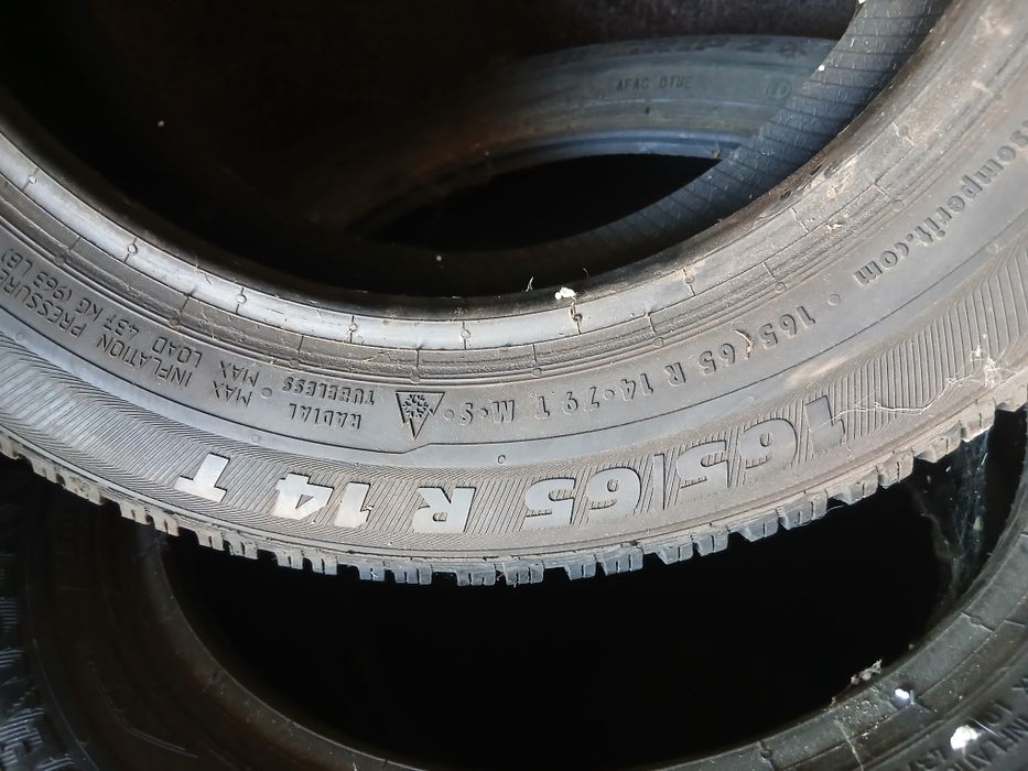 2 cauciucuri de iarna 165 65 r14 semperit