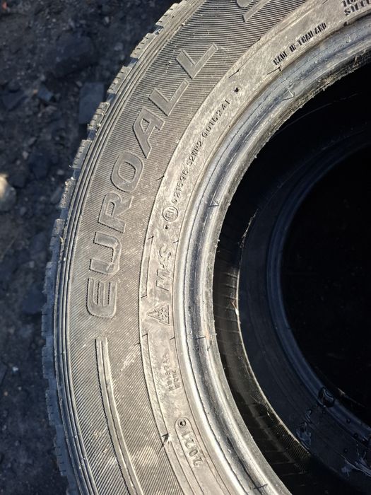 Vand 2 anvelope 235 65 16 C falken de iarna bune dot 2021