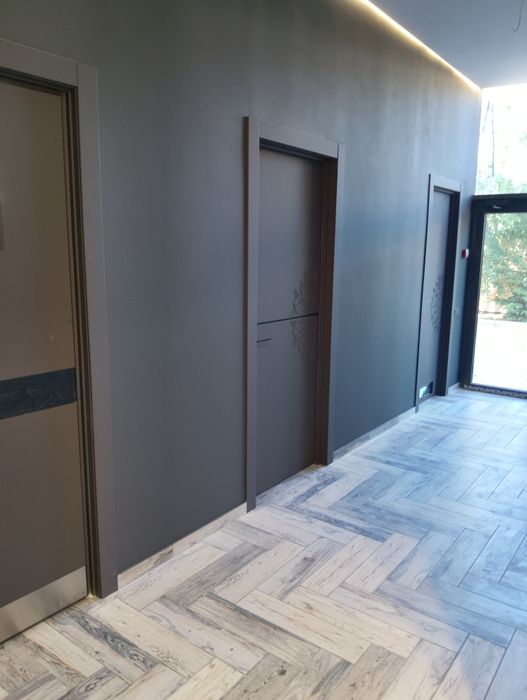 Установка межкомнатных дверей