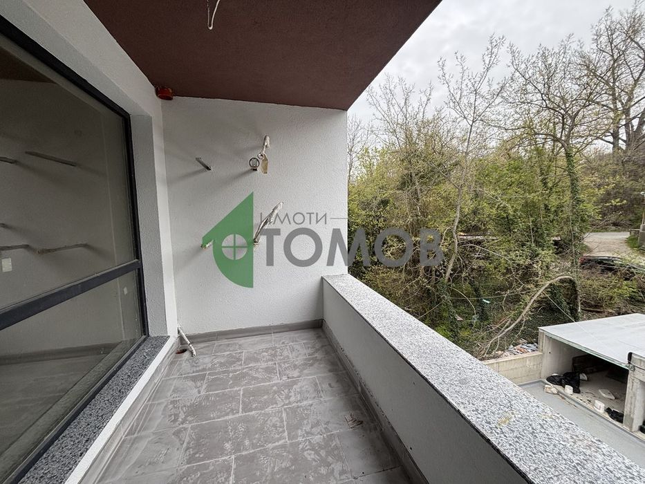 Чудесен тристаен апартамент ново строителство на Аязмото