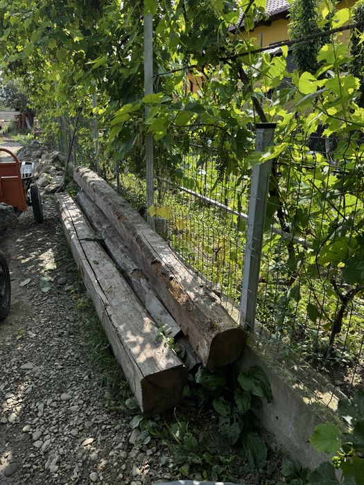 Grinzi vechi din stejar masiv, 80 ani, 3,5 m, 25×25 cm – lemn recuperat
