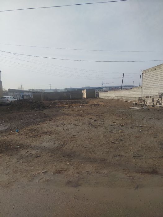 Navoiy viloyati qizil tepa tumanida eski xovli sotiladi