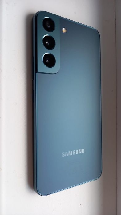 Samsung  S 22 green
