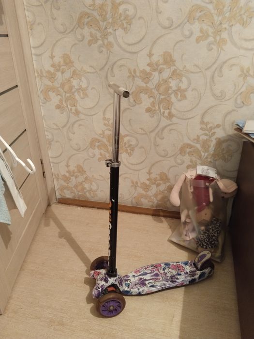 Продам куртку, самокат состояние отличное