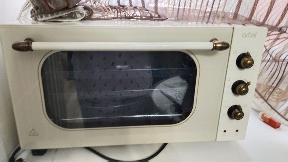 Продам электрическую духовку