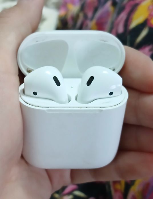 Продам наушники Airpods