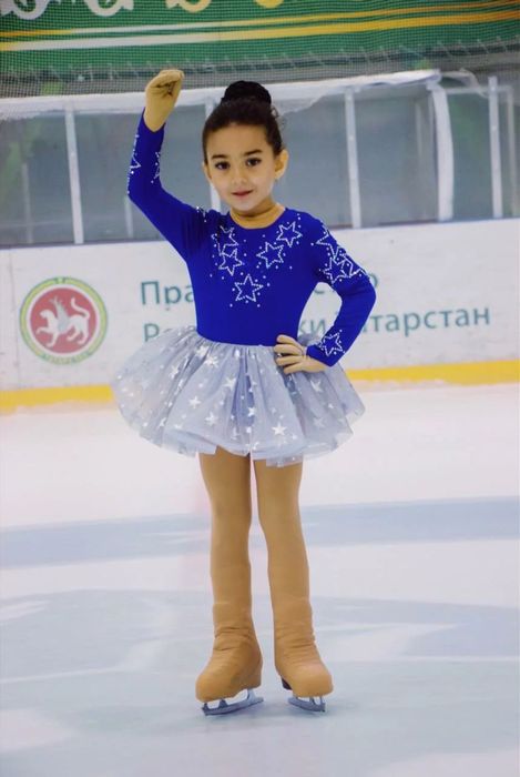 Костюмы - платья для фигурного катания