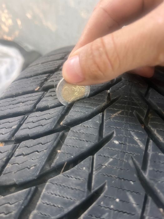 Nokian Зимни гуми 245/40/20 4 броя
