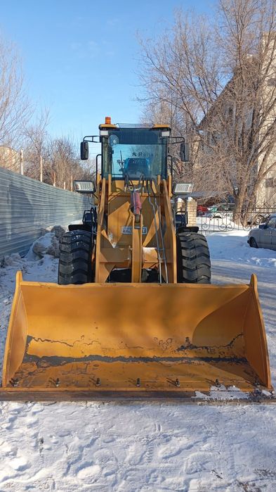 Самосвалы 25т,  погрузчик 2х куб