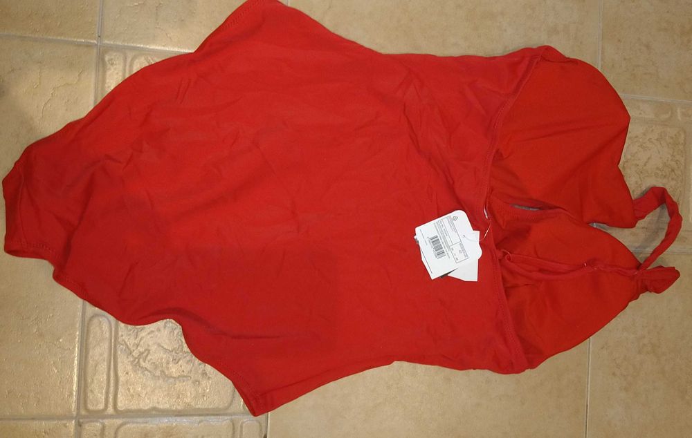 Нов бански LC Waikiki