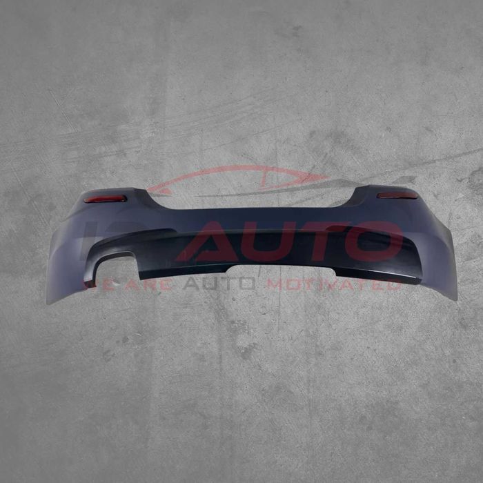 Задна броня M-Tech за BMW F10 с/без отвори за парктроник, грундирана