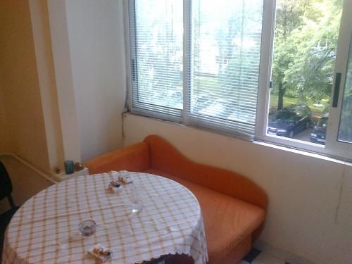 Дава се под наем Двустаен апартамент в София, Борово - 70 кв.м за 449 € - Снимка #4