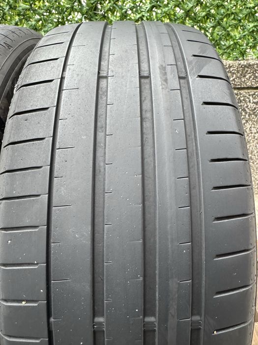 Автомобилни гуми 235 40 18 Falken