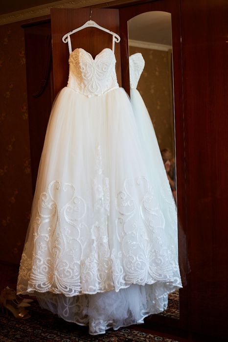 Продам дизайнерское  свадебное платье