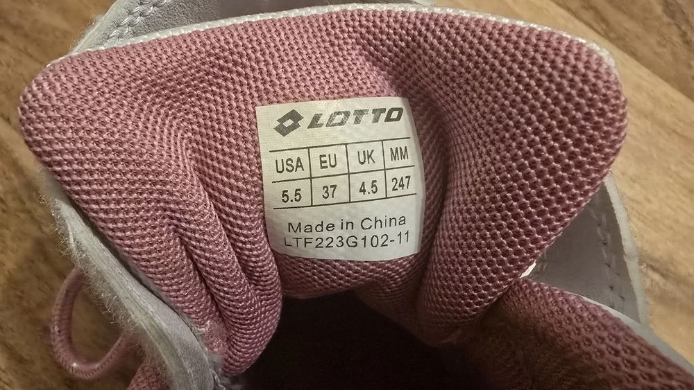 Маратонки Lotto размер 37, като нови