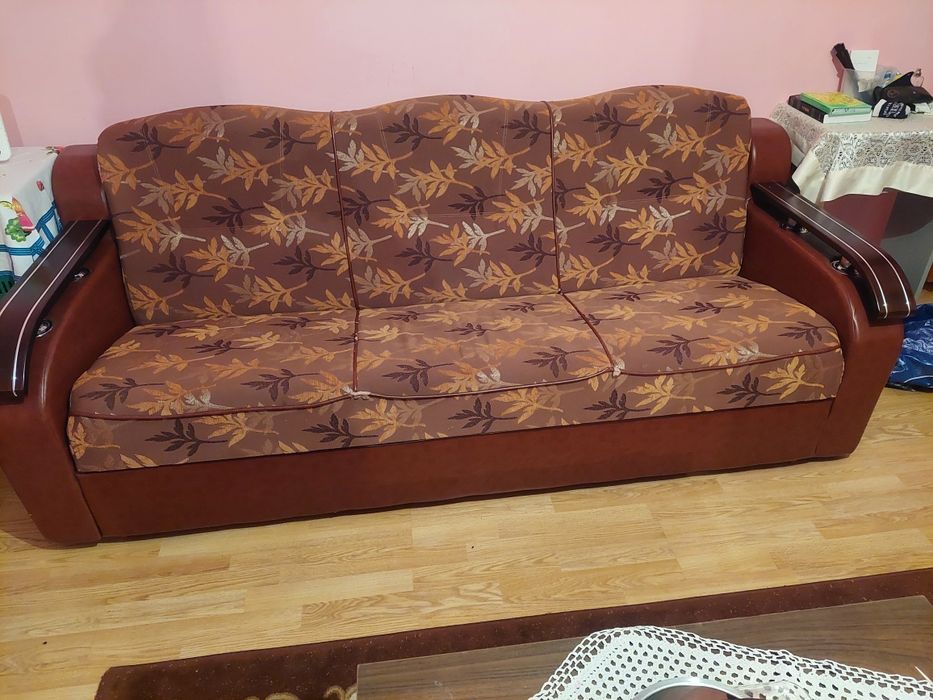 Vand canapea extensibila si doua fotoli