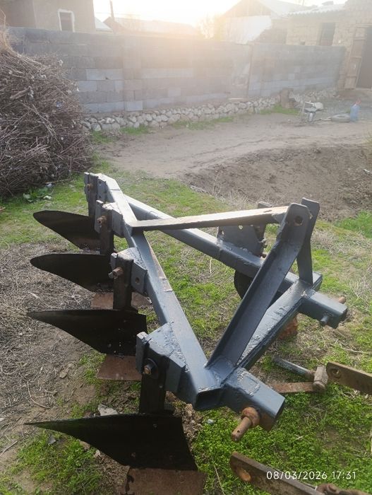 Traktor uchun pulig 4 korpus.