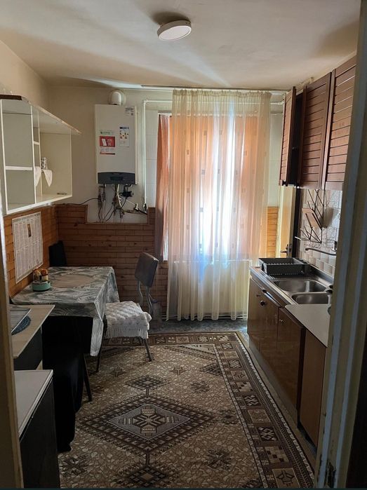 Închiriez apartament cu 3 camere Luduș cartierul Arizona