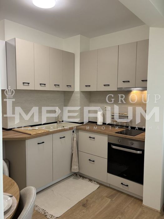 СЛЕД ОСНОВЕН РЕМОНТ! Тристаен обзаведен апартамент под наем в района