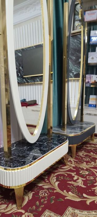 Zerkolo.( tosh oyna) sotiladi Judayam chiroyli bunga oxshashi yoq