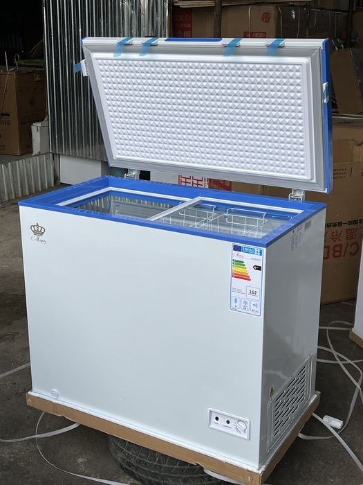 Морозильникий с мятинами и дэфектами