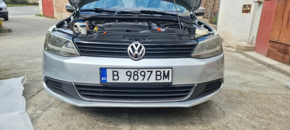 Части за Jetta 6 (преди фейслифта) – Преден капак, броня и фарове